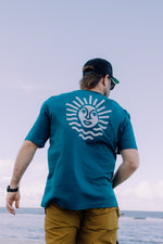 Lade dir das Bild in den Galerie-Viewer, T-Shirt in Pfauengrün mit WOW-Sonne in Weiss, Herren
