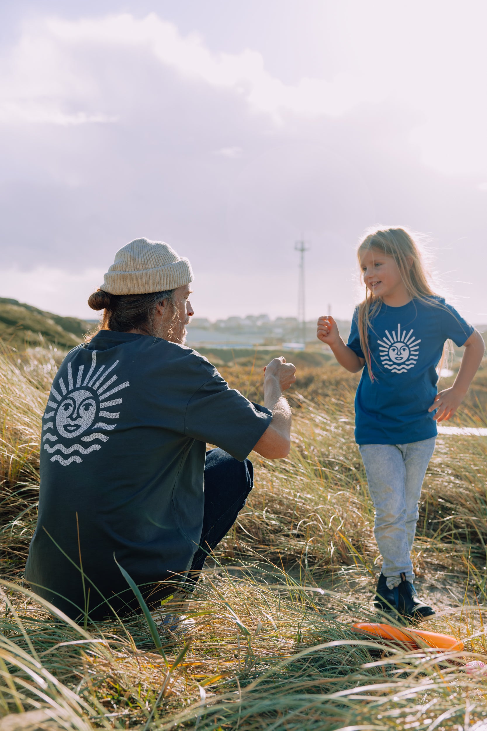 Kids T-Shirt,  Meerblau mit weiße Sonne