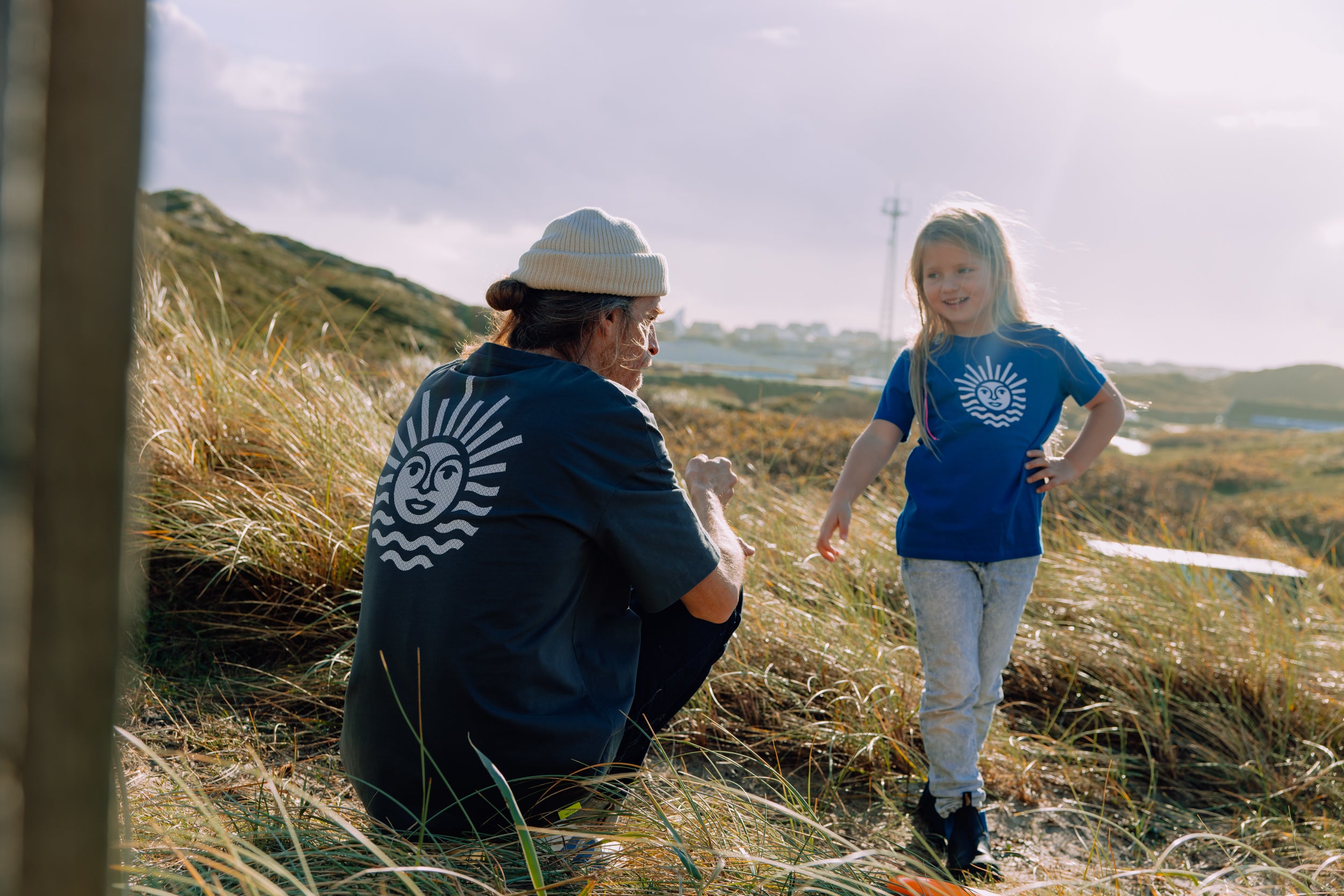 Kids T-Shirt,  Meerblau mit weiße Sonne