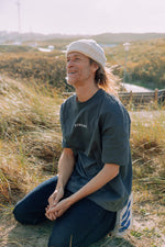 Lade dir das Bild in den Galerie-Viewer, T-Shirt in Grau mit weisser Sonne
