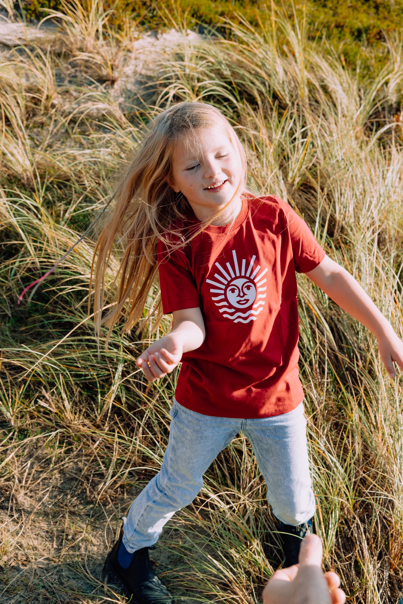 Kids T-Shirt in Poppy Red mit Weisser Sonne
