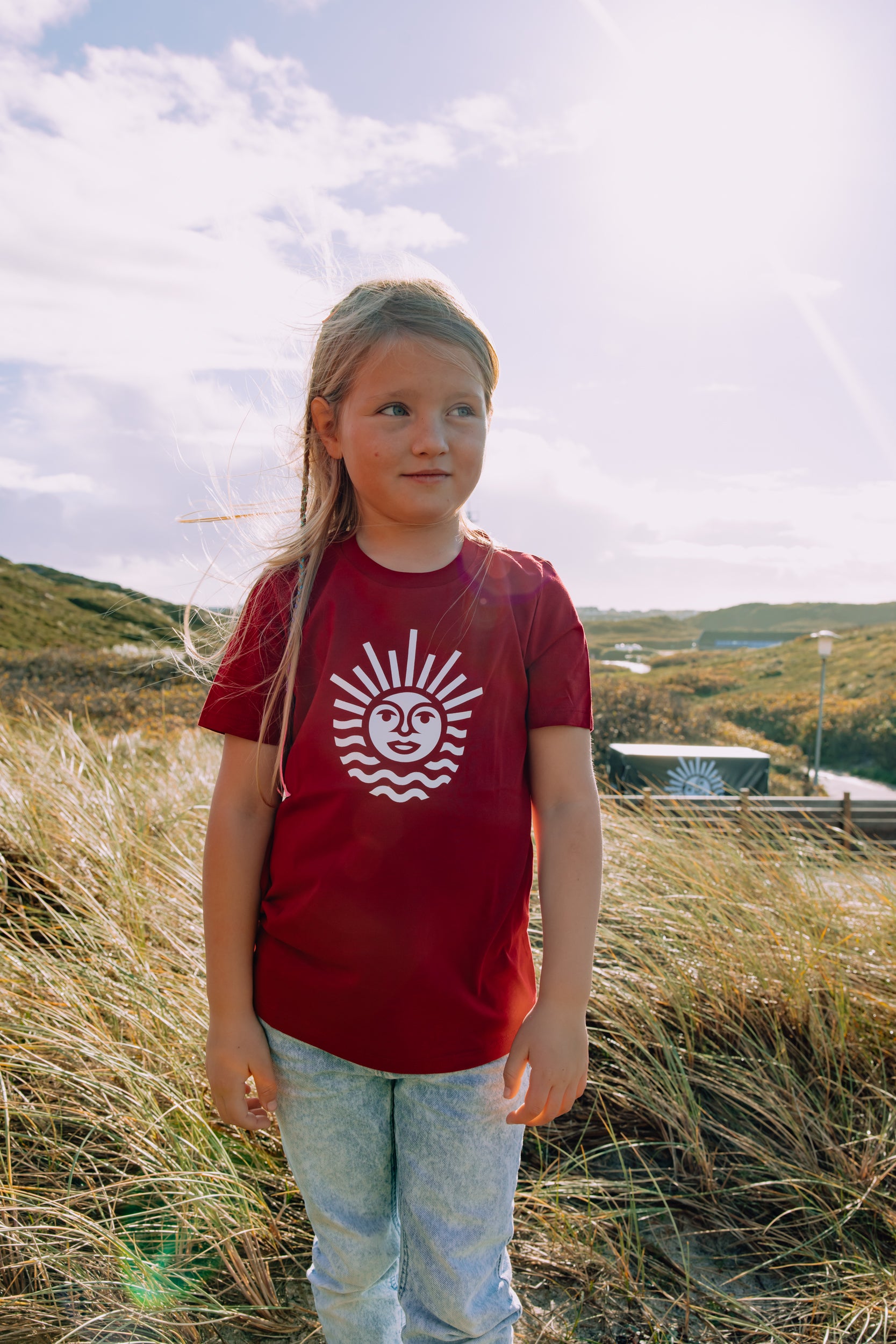 Kids T-Shirt in Poppy Red mit Weisser Sonne