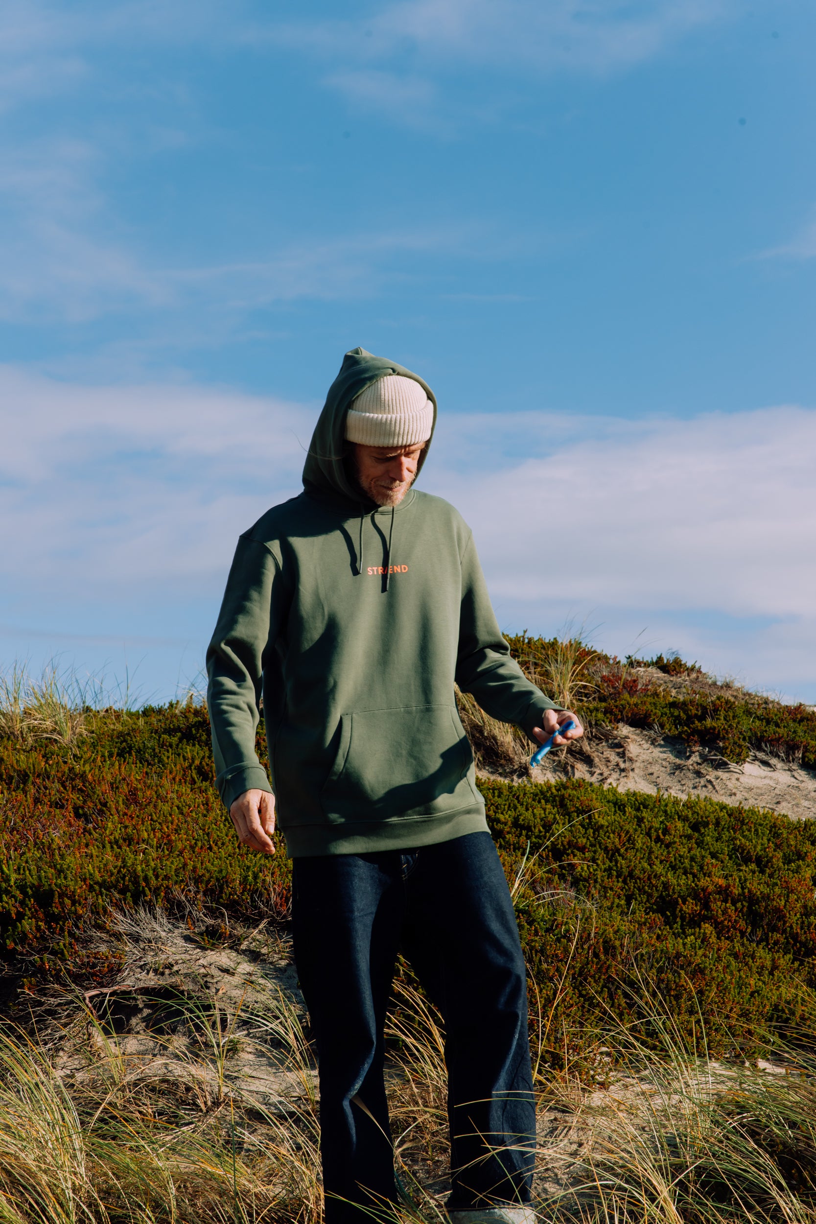 Hoodie in Khaki mit WOW-Sonne in Neon Orange, unisex