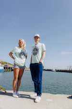 Lade dir das Bild in den Galerie-Viewer, T-Shirt Unisex Sonne Steam Green
