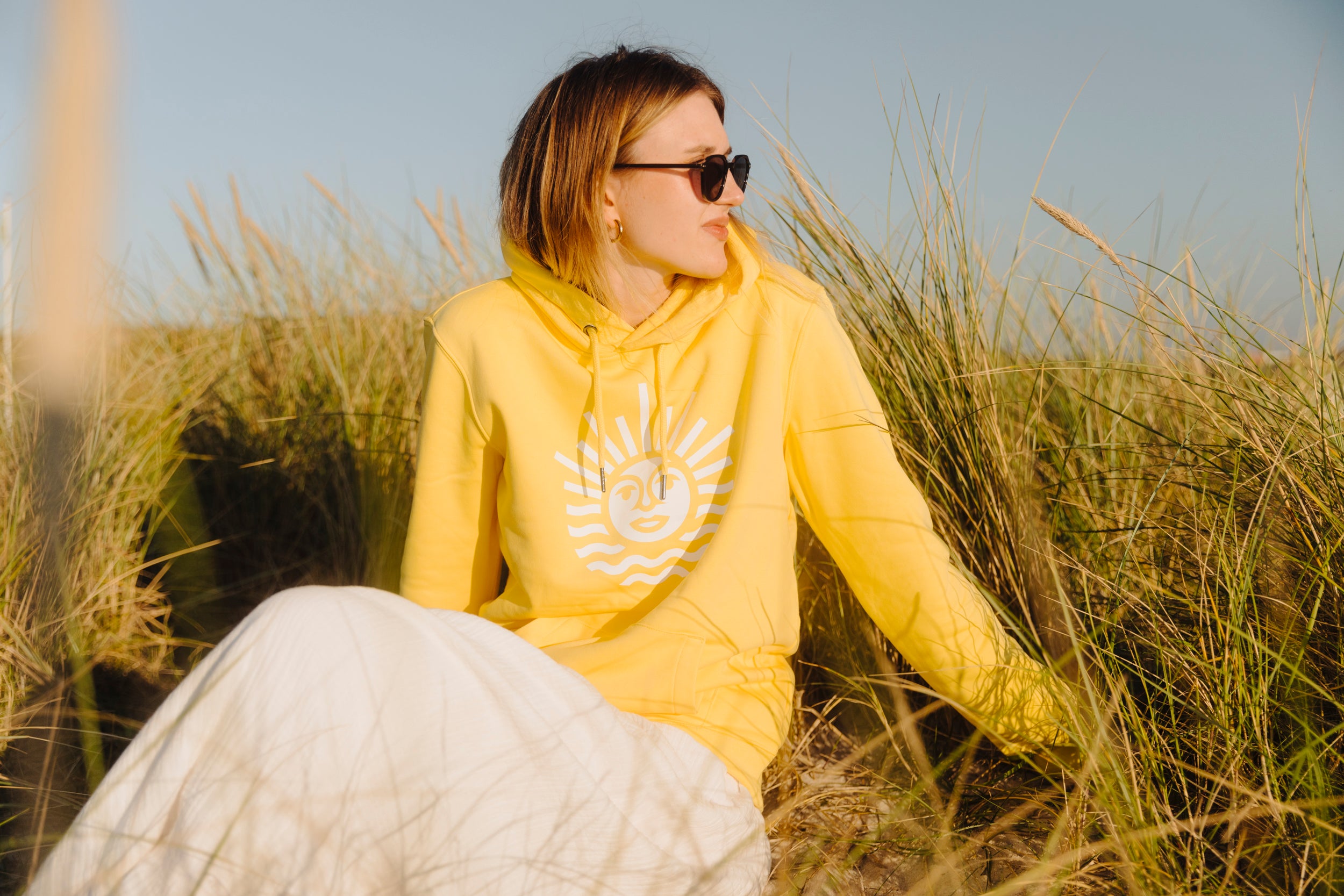 Hoodie Unisex pineapple mit weißer Sonne