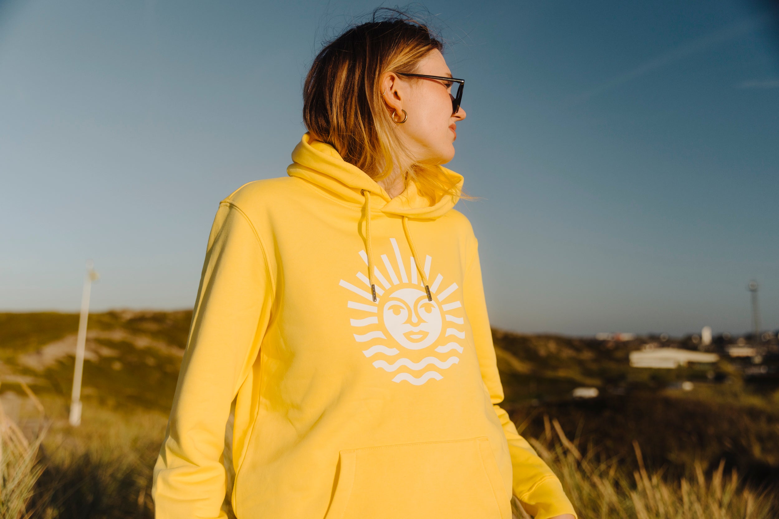 Hoodie Unisex pineapple mit weißer Sonne