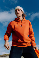 Lade dir das Bild in den Galerie-Viewer, Hoodie in Paprika-Rot  mit WOW-Sonne in weiss, unisex
